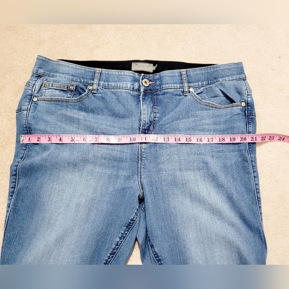 Torrid Bombshell Skinny Jeans Women’s Plus Size 22S Premium Stretch - Picture 7 of 14